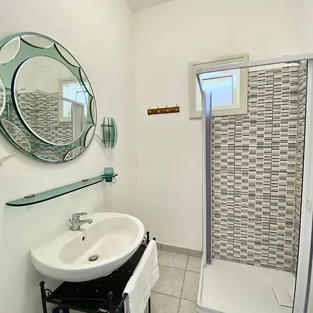 Casa V M * 莱韦拉诺