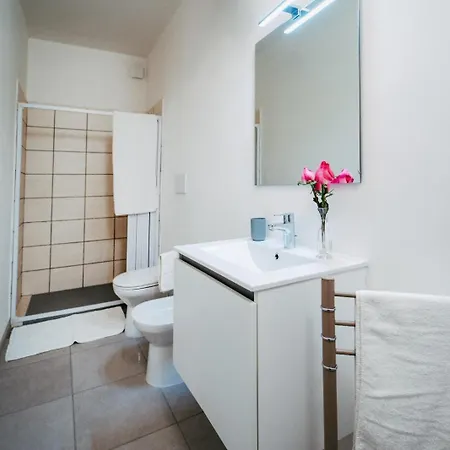 Casa V M * 莱韦拉诺